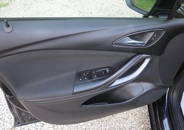Opel Astra cena 37900 przebieg: 211000, rok produkcji 2016 z Szczawno-Zdrój małe 277